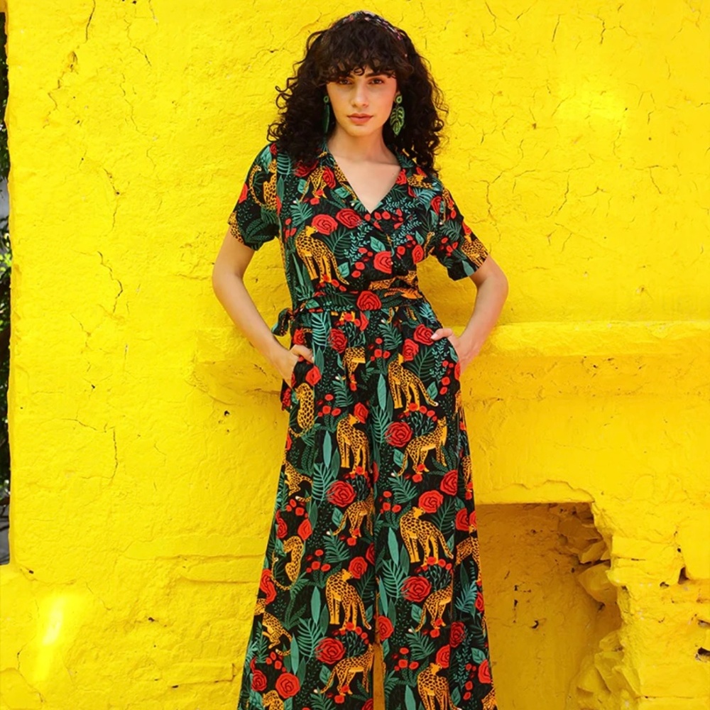 America & Beyond JAGUAR PARADISE BLACK ANIMAL PRINT JUMPSUIT